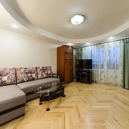 Apartment On Lesi Ukrainky Blvd Kiev Eksteriør bilde