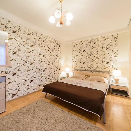 Apartment On Lesi Ukrainky Blvd Kiev Eksteriør bilde