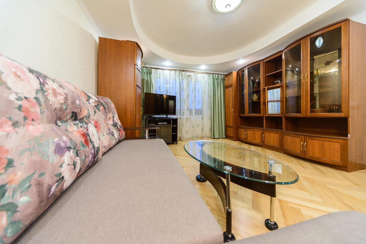 Apartment On Lesi Ukrainky Blvd Kiev Eksteriør bilde