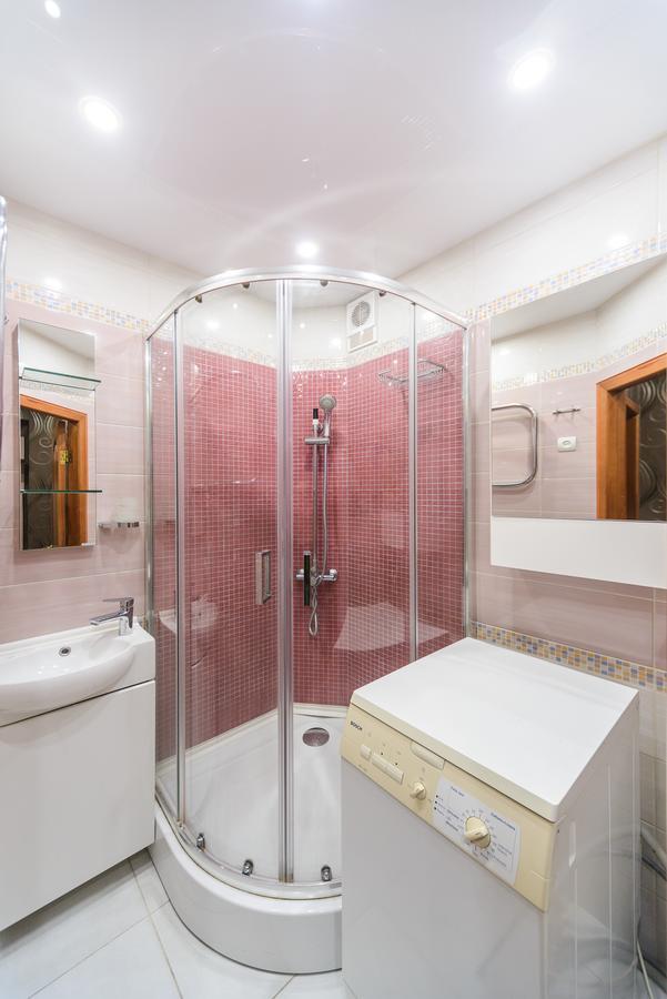 Apartment On Lesi Ukrainky Blvd Kiev Eksteriør bilde