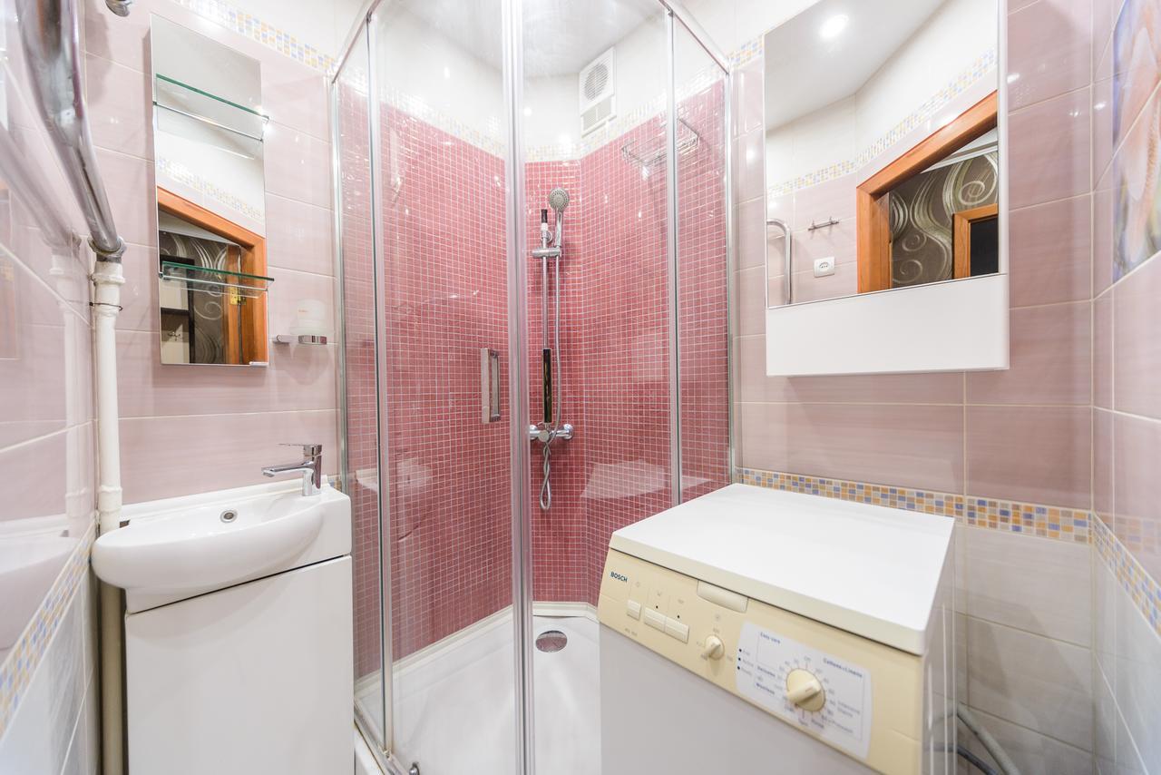 Apartment On Lesi Ukrainky Blvd Kiev Eksteriør bilde