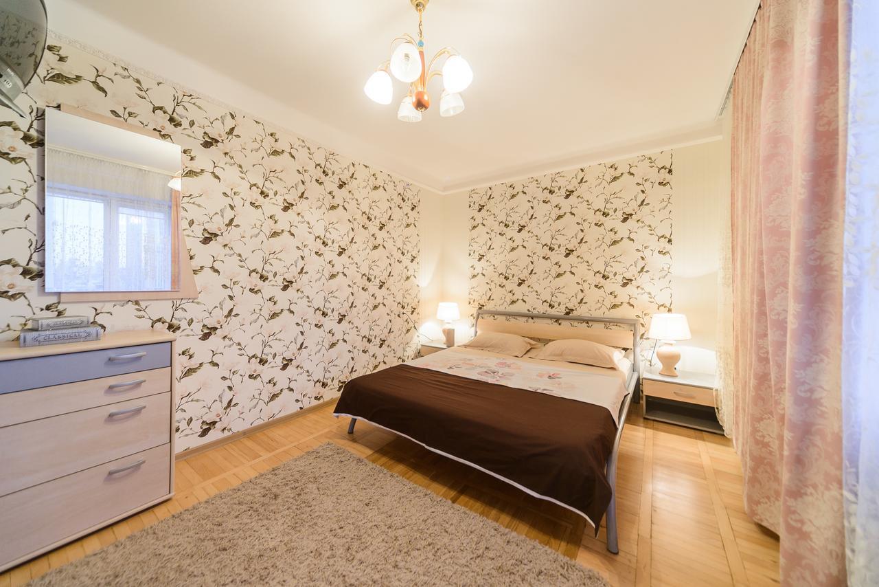 Apartment On Lesi Ukrainky Blvd Kiev Eksteriør bilde